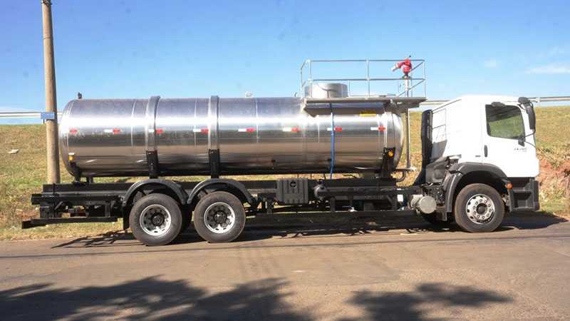Fornecimento de Água Potável com Caminhão Pipa
