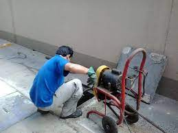 Importância de Contar com Desentupidora de Esgoto Especializada